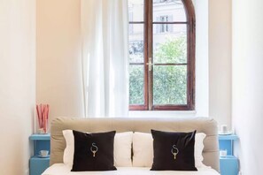 A World Aparts - 40 Sforza ( Via Sforza 40 ) | 1 slaapkamer, een bureau, een laptopwerkplek