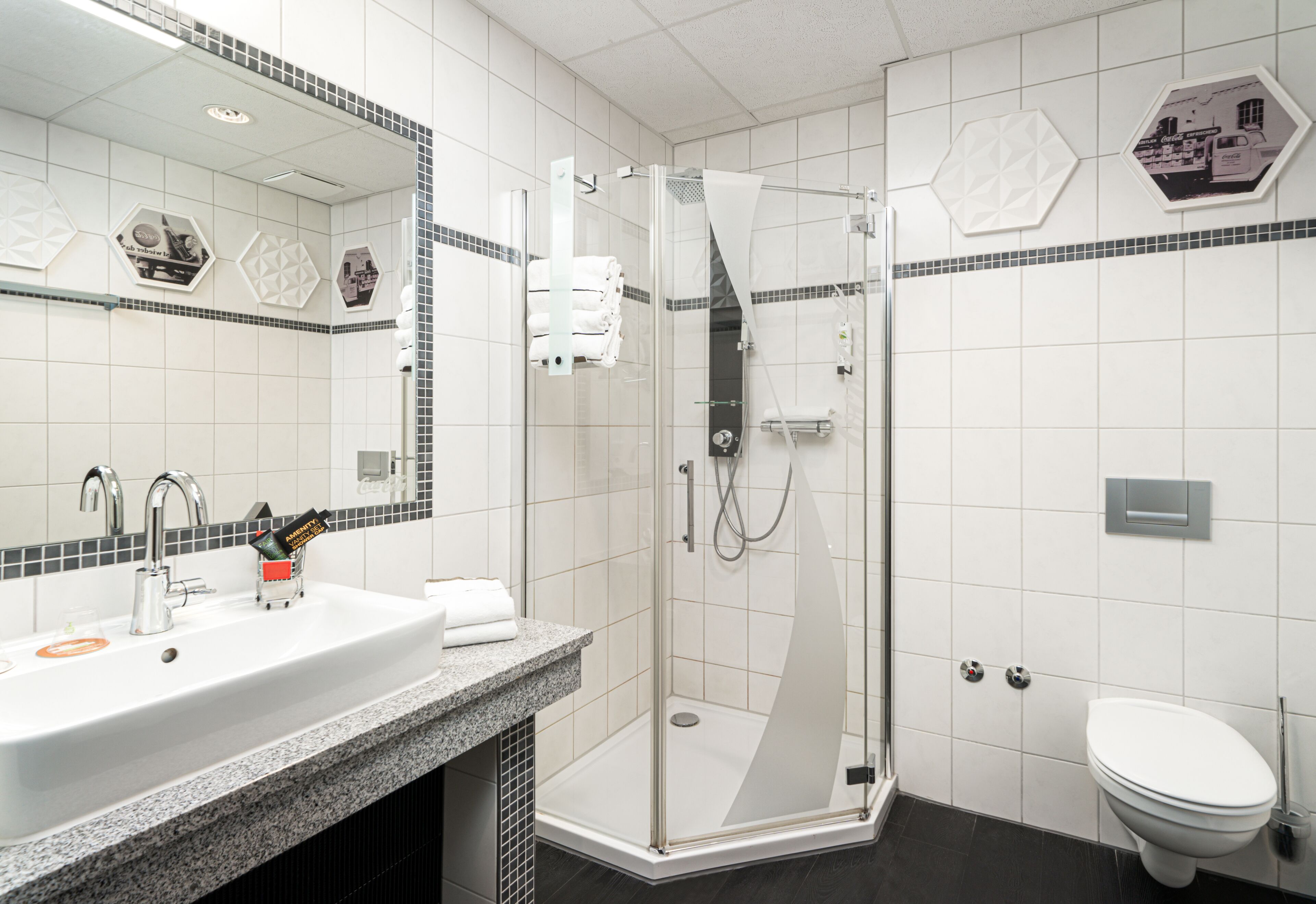standard double room (non-food) | bathroom | towels