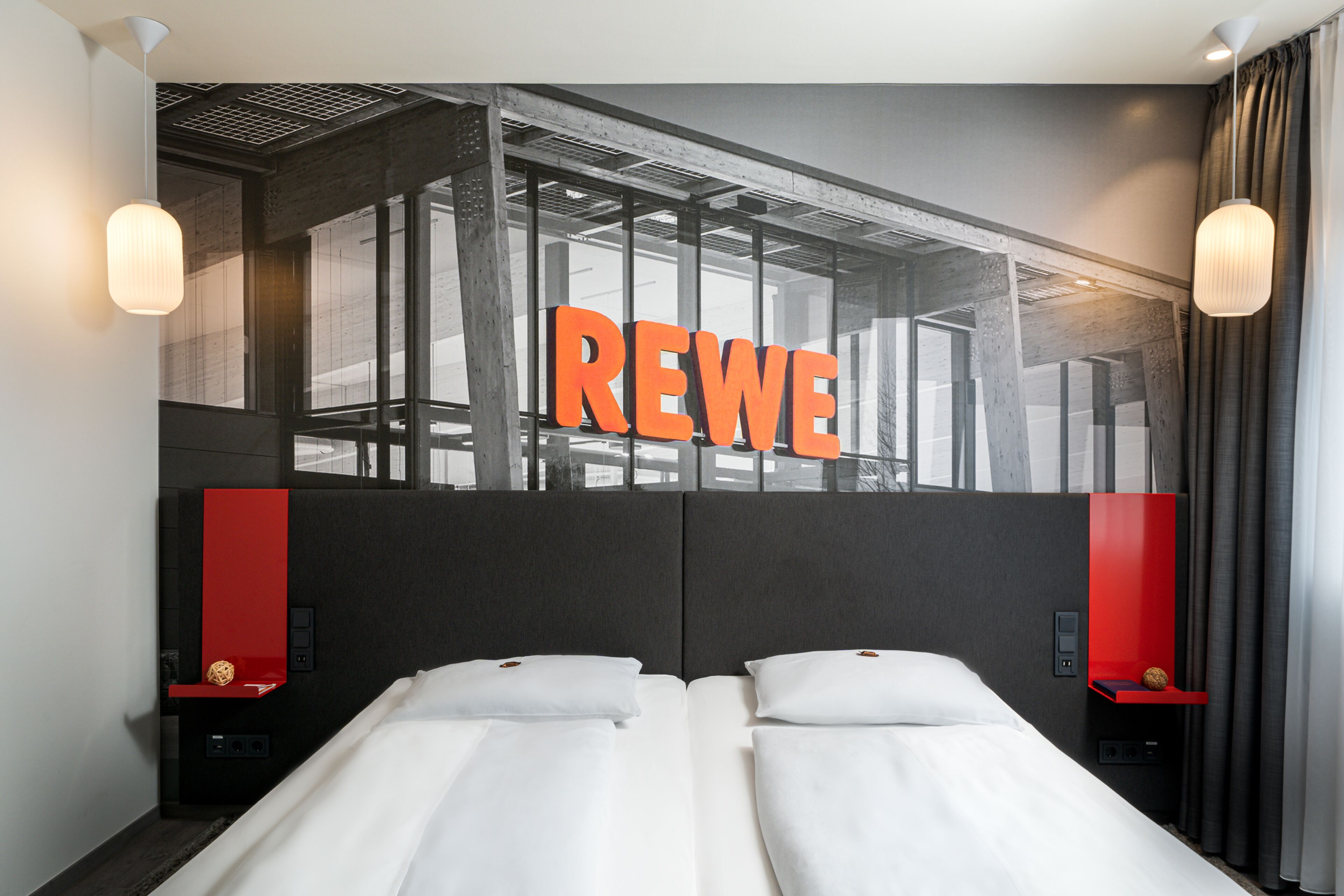 1 bedroom, desk, free wifi, bed sheets