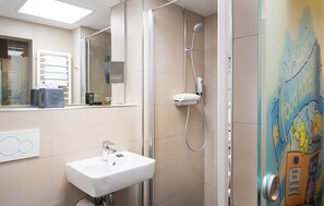 Single Room | Bathroom | Towels - food hotel Neuwied (Neuwied)