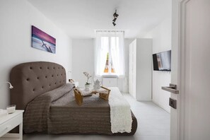 A World Aparts - The Imperial Suite (Passeggiata di Ripetta 25) | Escritorio, espacio para trabajar con laptop y insonorización 