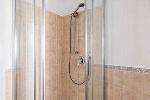 Apartment, 1 Schlafzimmer | Dusche im Bad