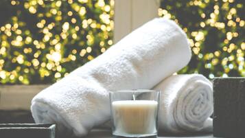 Apartment, 3Â Schlafzimmer | Badezimmerausstattung | Badewanne und Dusche (separat), HandtĂŒcher