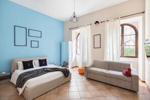 Cribs/infant beds, free WiFi, bed sheets - A World Aparts 40 Sforza (Rome)
