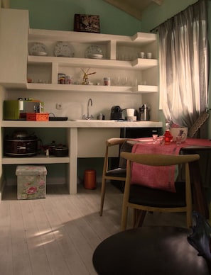 Design-Doppelzimmer (Mio Caro) | Eigene Küche | Großer Kühlschrank, Mikrowelle, Ofen, Herdplatte