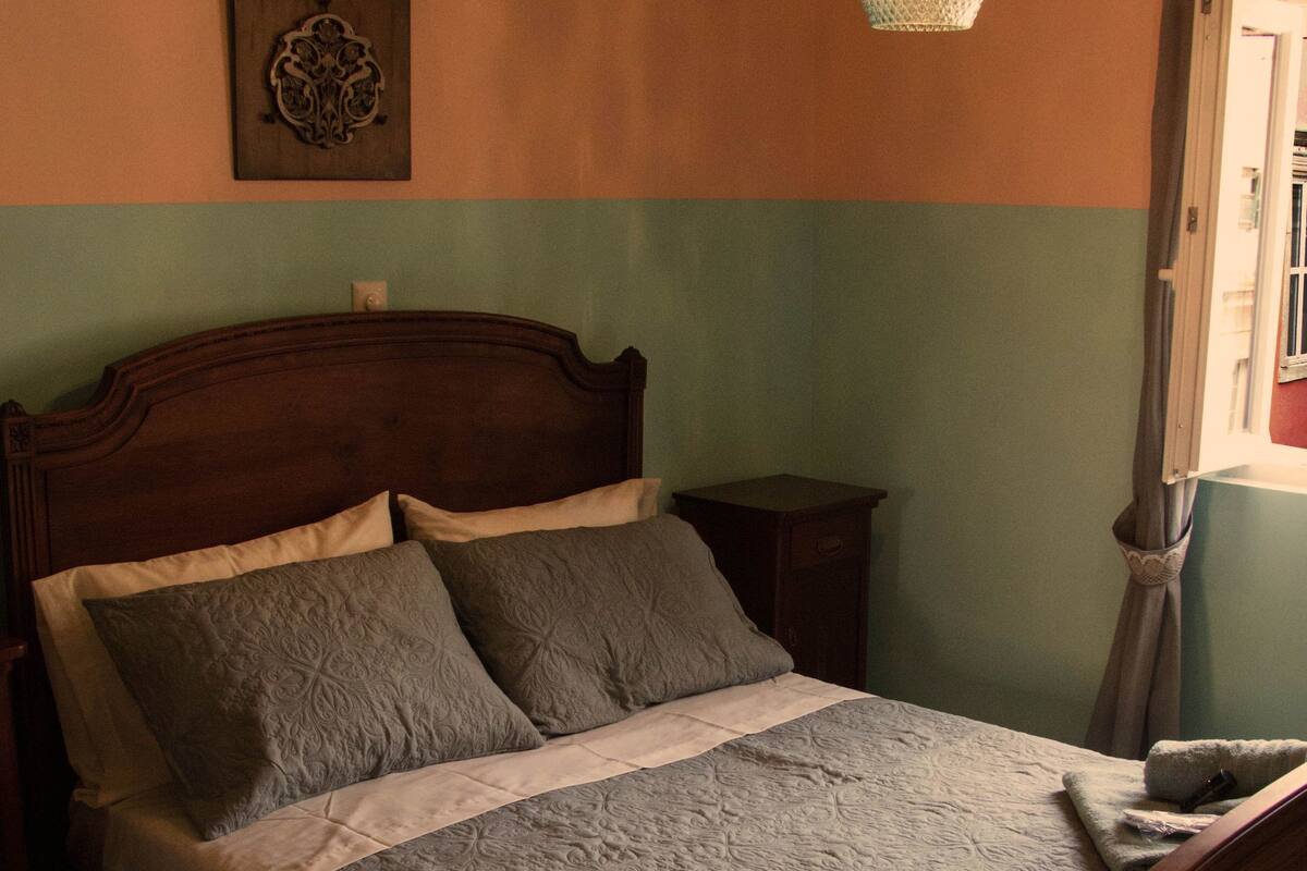 Design Double Room (Mio Caro) | Egyptian cotton sheets, premium bedding, down comforters, pillowtop beds