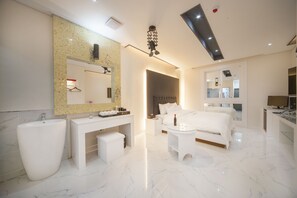 Standard Room (Drive-through) | Blackout drapes, soundproofing, free WiFi