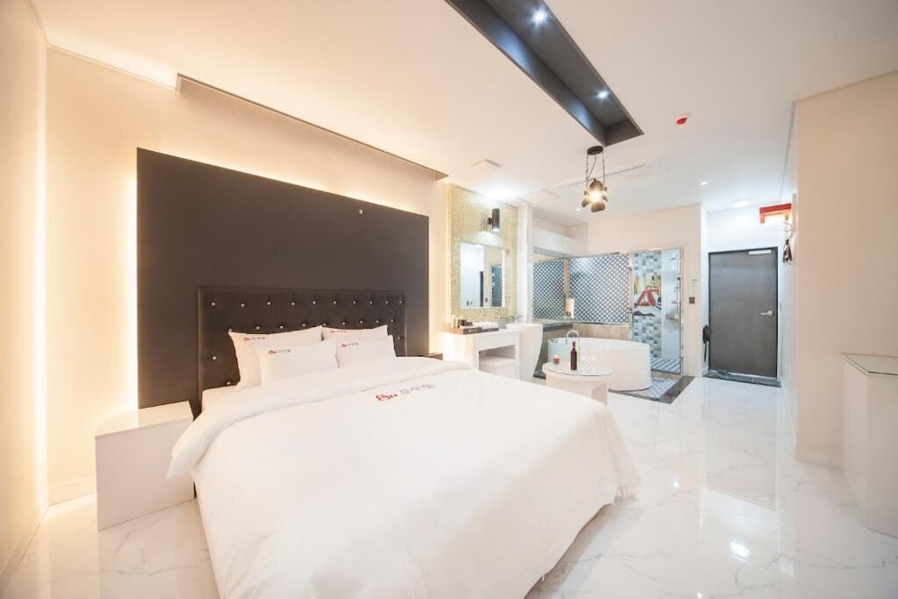 2 Star Hotels