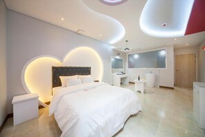 Blackout drapes, soundproofing, free WiFi - Samho Hotel (Yeongam)