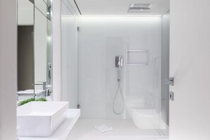 Apartment, 1 Bedroom | Bathroom - A World Aparts - 104 Frattina (Rome)