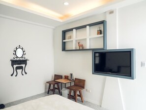 Standard Double Room, 1 Double Bed | Desk, soundproofing, iron/ironing board, free WiFi - Mumu Inn (Hengchun)