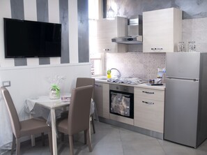 Premium Studio, City View | Hypo-allergenic bedding, in-room safe, individually decorated - Voglia di Napoli (Naples)
