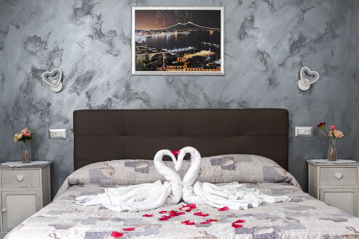 Comfort Room | Peralatan tempat tidur hipoalergenik, peti besi dalam bilik