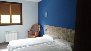 双床房, 山景 | 客房内保险箱、熨斗/熨衣板、免费 WiFi、床单