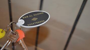 Dusche, Bidet, HandtĂŒcher, Toilettenpapier