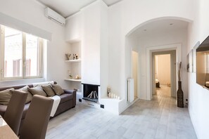 Apartment, 1 Bedroom | Living room
