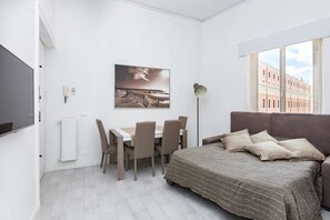 1 bedroom, desk, laptop workspace, iron/ironing board - The Presidential's Suite (Rome)