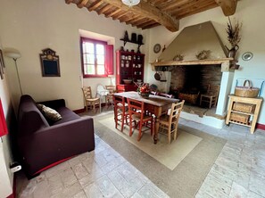 Ground Floor Apartment, 3 Bedrooms | Living area - Fattoria Podere i Luoghi (Casale Marittimo)