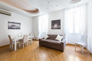 Apartment, 1 Schlafzimmer | Wohnbereich | Flachbildfernseher