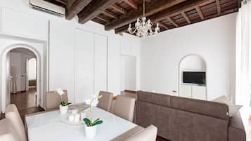 A World Apart - 143 Sistina | Restauration dans la chambre