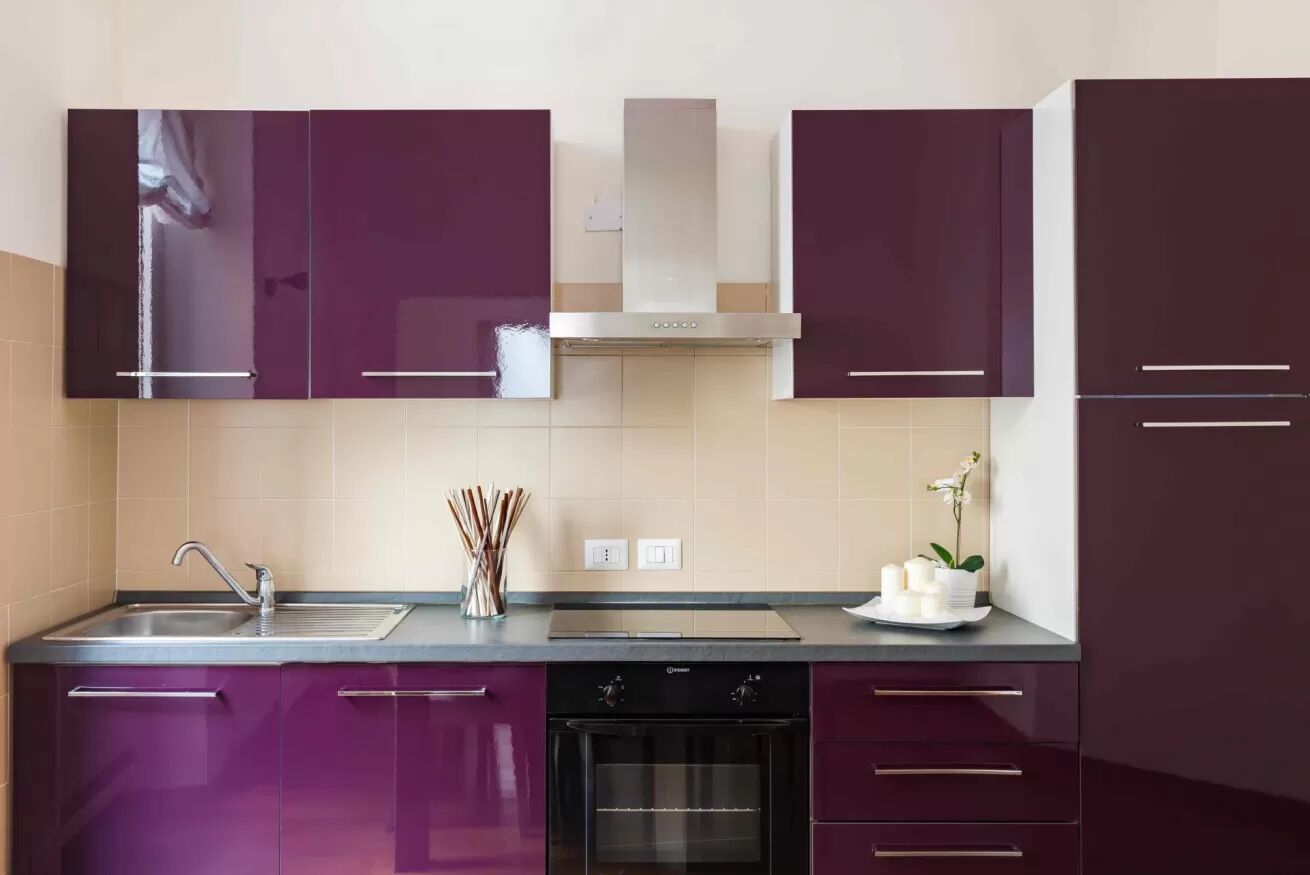 The Royal Story | Private kitchen | Full-size fridge, microwave, oven, stovetop