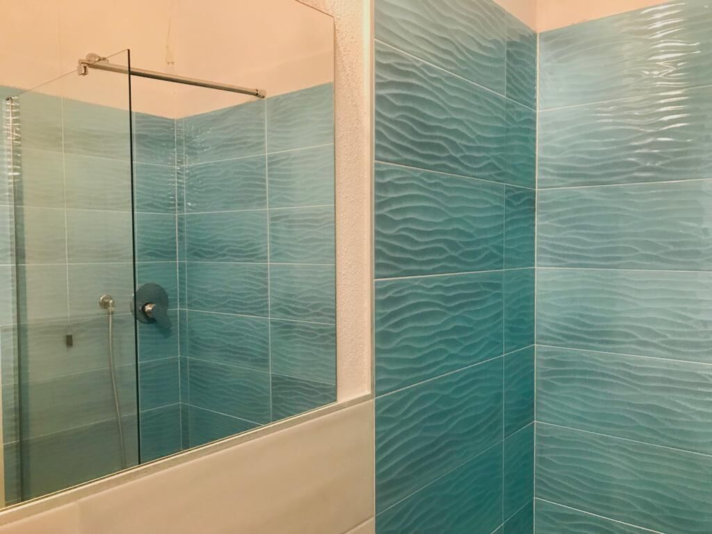 Superior Double Room | Bathroom | Shower, free toiletries, hair dryer, bidet