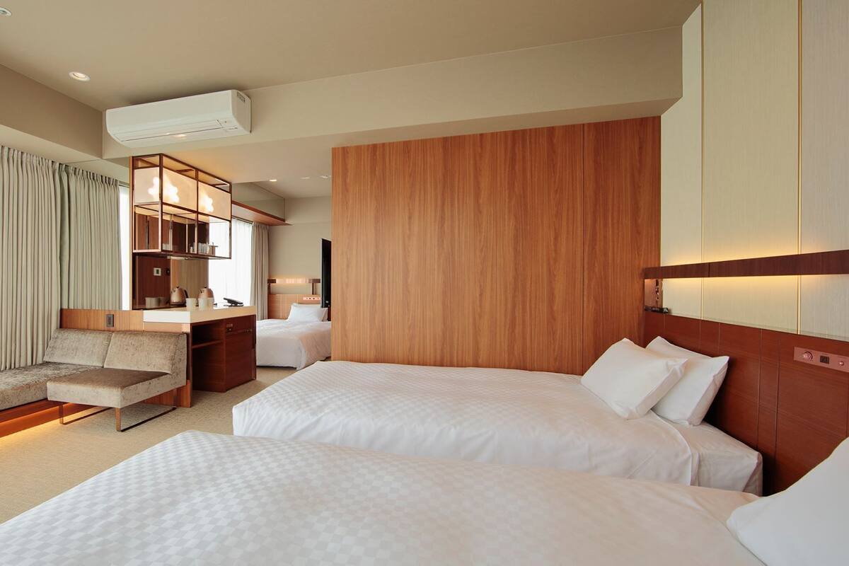 WiFi (free), bed sheets