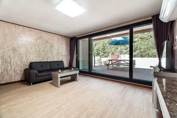 Family Suite | Living area