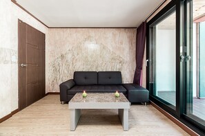 Family Suite | Living area