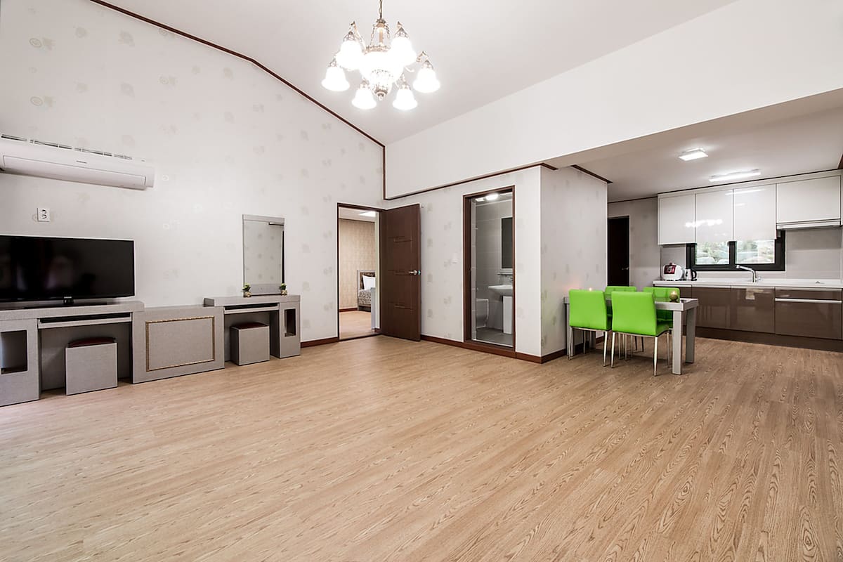 Family Suite | Living area | Flat-screen TV