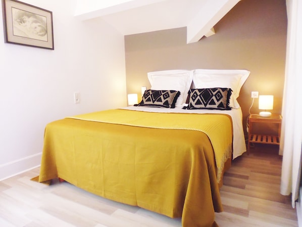 Doppelzimmer, Gartenblick (Les Genêts) | Kostenlose Minibar, individuell dekoriert, individuell eingerichtet
