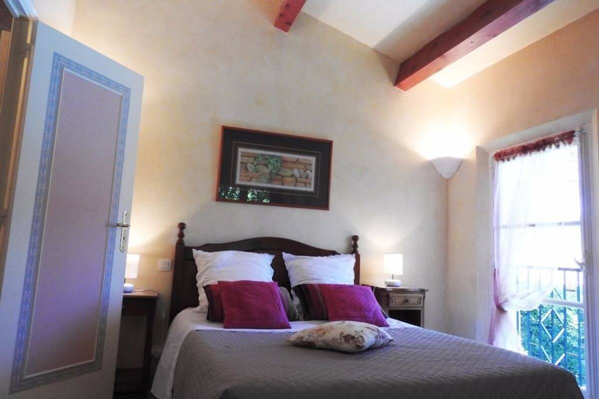 Familien-Suite, 2 Schlafzimmer, Gartenblick | Kostenlose Minibar, individuell dekoriert, individuell eingerichtet
