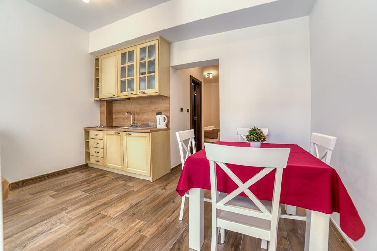 Appartement, terras | Dineren in de kamer