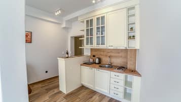 Apartment, Terrace | Private kitchen