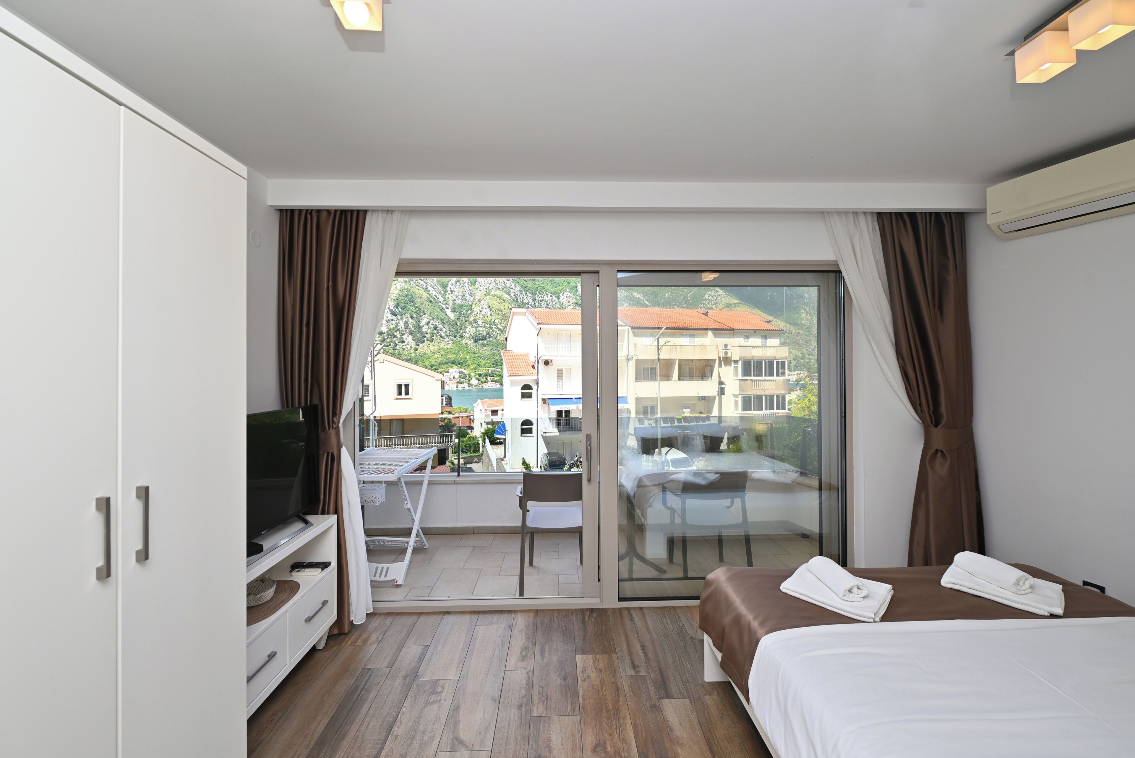 Studio, Sea View | In-room safe, desk, soundproofing, free WiFi