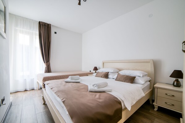 Deluxe Apartment | In-room safe, desk, soundproofing, free WiFi - Casa Nuova (Kotor)
