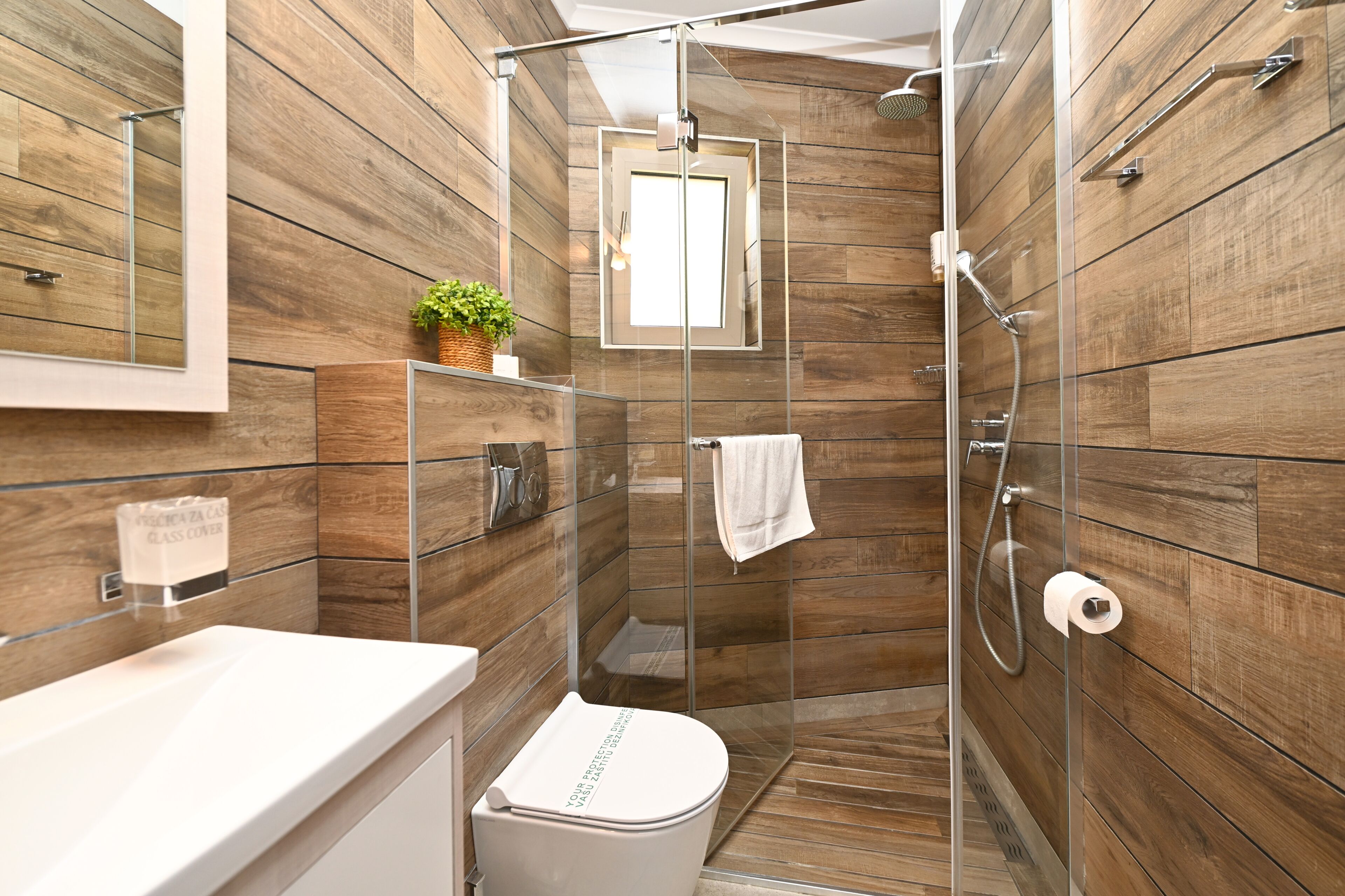 Studio, pemandangan laut | Kamar mandi | Shower, perlengkapan mandi gratis, pengering rambut, dan handuk