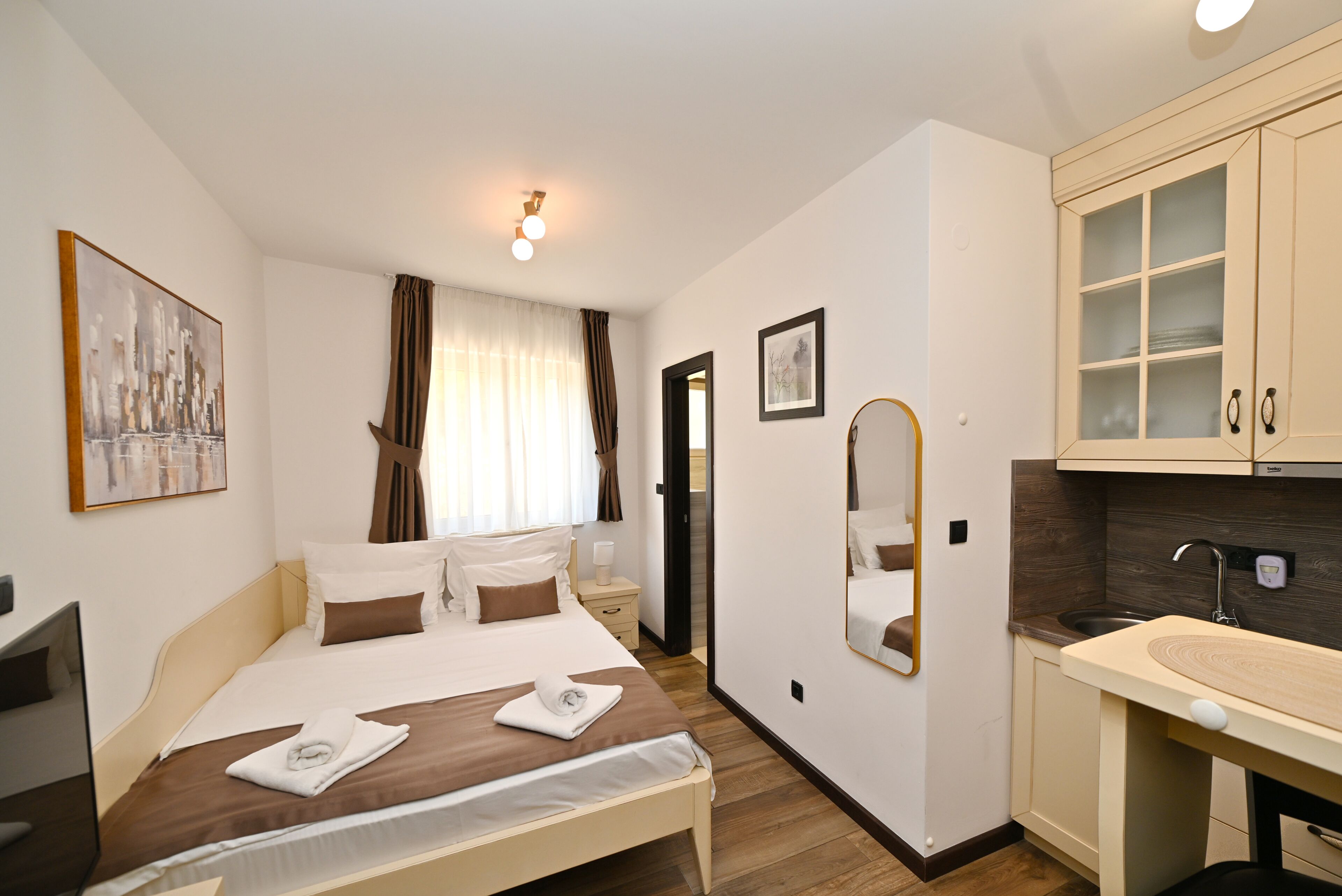 Studio | In-room safe, desk, soundproofing, free WiFi