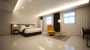 Premier Room - Breakfast for 1(except Sunday & PH), More than 2 nights stay, Free Laundry(Limited) | 1 bedroom, premium bedding, down comforters, pillowtop beds