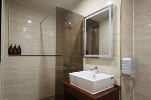 Superior Room - Breakfast for 1(except Sunday & PH), More than 2 nights stay, Free Laundry(Limited) | Bathroom | Hair dryer, bathrobes, slippers, towels