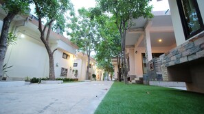 Property grounds - Khumphyazaw Resort (Samut Songkhram)
