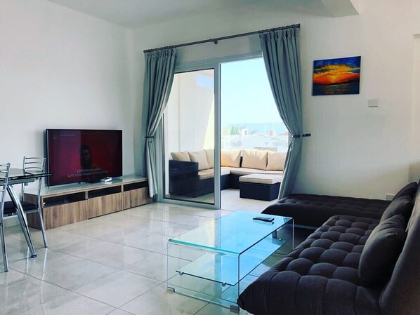 Deluxe-Penthouse, 2 Schlafzimmer | Schreibtisch, kostenloses WLAN, Bettwäsche