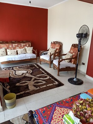 Blackout curtains, iron/ironing board, free WiFi, bed sheets - Apartment at Zahraa nasr city (Cairo)