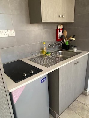 Deluxe Room | Private kitchen
