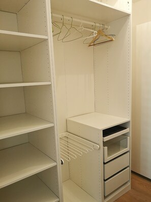 Design-Penthouse, 1 Doppelbett und Schlafsofa, Stadtblick | 1 Schlafzimmer, individuell dekoriert, Schreibtisch