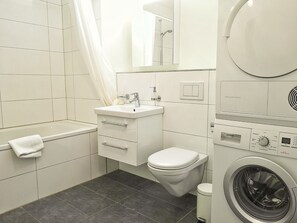 Design Penthouse, 1 Double Bed with Sofa bed, City View | Bathroom - Art Basel - Guesthouse Basel (Basel)