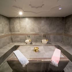 Couples treatment room(s), sauna, Turkish bath/hammam, aromatherapy