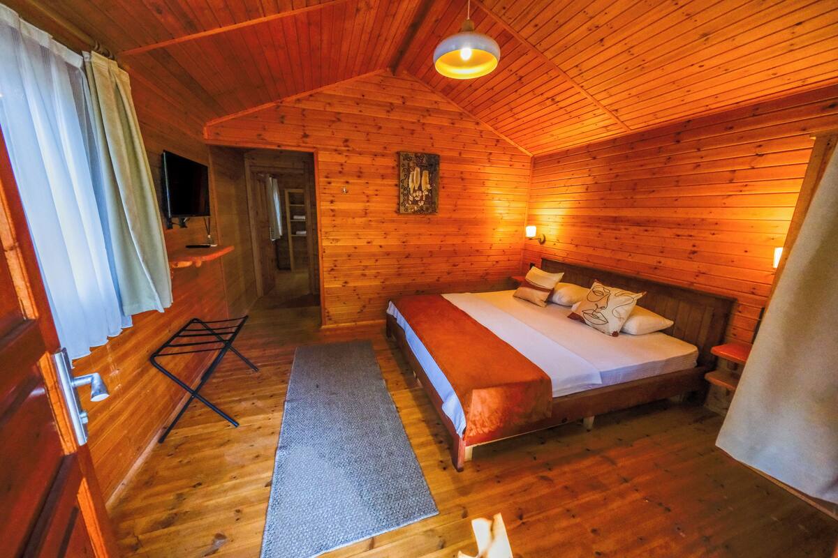 Familie-bungalow | 1 soverom, minibar, safe på rommet og skrivebord