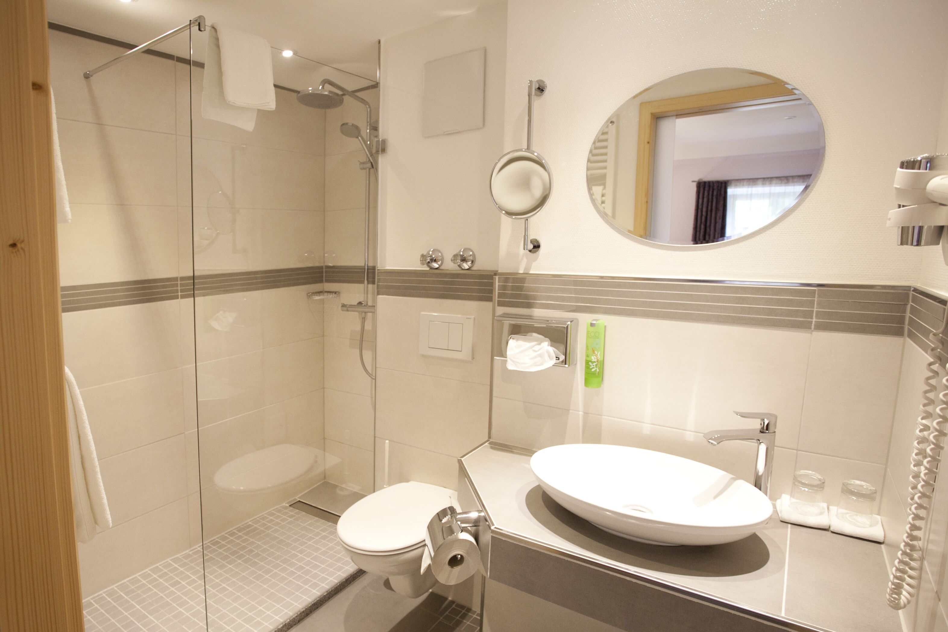 double room | bathroom | free toiletries, hair dryer, towels