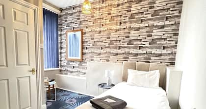 Central Cove Guesthouse